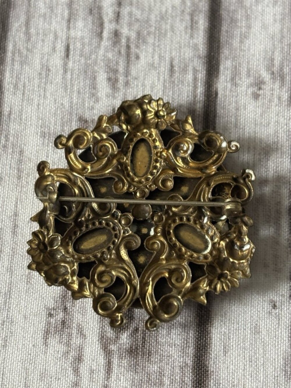 Antique Vintage Porcelain Portrait Pin Brooch Beautiful Lady Ornate Metal Edge - Picture 4 of 9